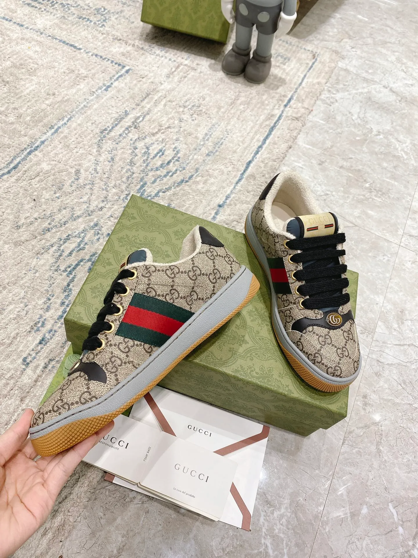 Gucci - Newly upgraded Gucci dirty shoes for couples 👫 2022 early spring new style... GG series distressed casual dirty shoes for the catwalk ⚠️⚠️ Original development and purchase level version... Metal double G crystal cylindrical logo... Gucci original pattern webbing... Exclusive color rubbed cowhide fabric, original terry cloth is delicate, soft and more comfortable and breathable, privately stamped two-color original TPU outsole (lower layer is wider, upper layer is narrower) Ready stock, matching packaging... 35-40/39-44 regular size 💰Female style 290 💰Male style 290